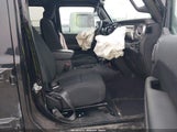Jeep Wrangler Unlimited Sahara 4X4 1C4HJXEN9KW600528 снимка