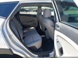 Hyundai Tucson Value KM8J3CA29HU567871 fotografie