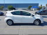 Toyota Prius C Three JTDKDTB34D1554681 снимка