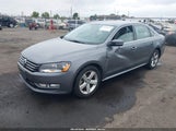Volkswagen Passat 1.8T Limited Edition 1VWAT7A3XFC121314 photo