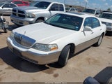 Lincoln Town Car Signature 1LNHM82W13Y631400 fotografie