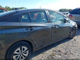 Toyota Prius Three JTDKARFU4J3056365 снимка