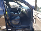Volkswagen Touareg V6 Wolfsburg Edition WVGRF7BPXHD001410 photo