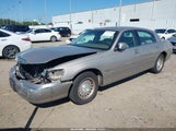 Lincoln Town Car Executive 1LNHM81W72Y632938 снимка
