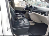 Chrysler Pacifica Touring-L 2C4RC1BG2HR613138 снимка