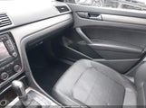 Volkswagen Passat 2.0L Tdi Se 1VWBV7A32FC072687 photo