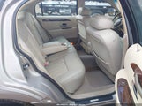 Lincoln Town Car Signature 1LNHM82W6XY698399 photo