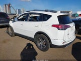 Toyota Rav4 Xle JTMRFREVXJD253643 снимка