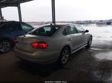 Volkswagen Passat 1.8T Limited Edition 1VWAS7A33FC104079 fotografie