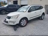 Chevrolet Traverse Ls 1GNKRFKD5FJ152528 снимка