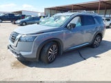 Nissan Pathfinder Platinum Fwd 5N1DR3DG1SC213522 photo