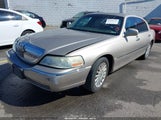 Lincoln Town Car Signature 1LNHM82W93Y609757 fotografie
