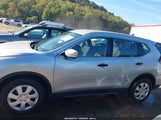 Nissan Rogue S Intelligent Awd 5N1AT2MV4LC793377 fotografie