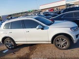 Volkswagen Touareg V6 Lux WVGEF9BP0FD002900 fotografie