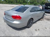 Volkswagen Passat 1.8T Se 1VWBS7A31EC090153 снимка
