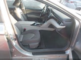 Toyota Camry Le 4T1B11HK2KU693548 photo