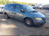 Chrysler Town & Country Limited 2C8GP64L25R512081 photo