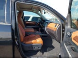 Toyota Tundra  5.7L V8 5TFAW5F13FX447910 fotografie
