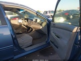 Toyota Camry Le 4T1BE32KX3U668536 снимка