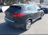 Nissan Rogue Sport Sv JN1BJ1CP3HW013535 fotografie