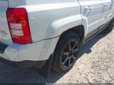 Jeep Patriot Latitude 1C4NJPFB8FD160455 снимка