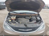 Chrysler Pacifica Touring-L 2C4RC1BG2HR565544 photo