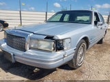 Lincoln Town Car Signature/Tournament 1LNLM82W7RY621201 photo