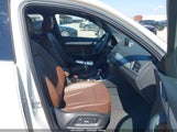 Audi Q3 2.0T Premium/2.0T Sport Premium WA1HCCFS8JR031587 photo