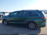 Toyota Sienna Xle 5TDJRKEC0MS017439 photo