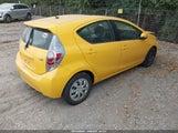 Toyota Prius C Two JTDKDTB30E1059847 снимка