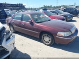 Lincoln Town Car Signature Limited 2LNHM82V88X654574 снимка