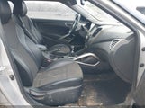 Hyundai Veloster Base W/Black KMHTC6AD8DU094583 снимка