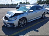 Volkswagen Passat 1.8T R-Line 1VWDT7A39HC027053 снимка