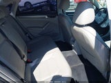 Volkswagen Passat 1.8T R-Line 1VWDT7A39HC027053 снимка