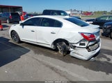 Buick Lacrosse Sport Touring 1G4G45G35GF258307 fotografie