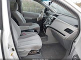 Toyota Sienna Le V6 5TDKK3DCXBS008194 снимка
