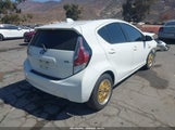 Toyota Prius C Three JTDKDTB3XF1586621 снимка
