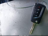 Toyota Corolla Le JTDEPRAE1LJ025956 снимка
