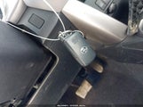 Toyota Rav4 Xle JTMRFREV6JJ187366 снимка