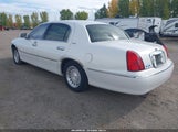 Lincoln Town Car Executive 1LNHM81W62Y662805 снимка