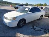 Toyota Camry Le JTDBE32KX30167528 снимка