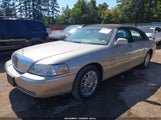 Lincoln Town Car Signature Limited 2LNHM82V19X601474 снимка