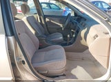 Toyota Camry Le V6 JT2BF22K2W0111670 photo