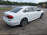 Volkswagen Passat 1.8T R-Line 1VWDT7A39HC058254 photo