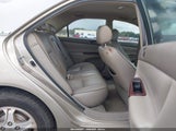 Toyota Camry Le 4T1BE32K15U423630 снимка
