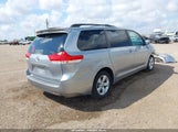 Toyota Sienna Le V6 5TDKK3DC8BS094055 снимка