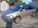 Toyota Sienna Limited 5TDBK22C68S020252 снимка