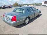 Lincoln Town Car Signature 1LNHM81WX4Y604473 снимка