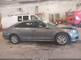 Volkswagen Passat 1.8T S 1VWAT7A30HC007146 снимка