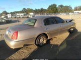 Lincoln Town Car Signature 1LNHM82W02Y668291 photo